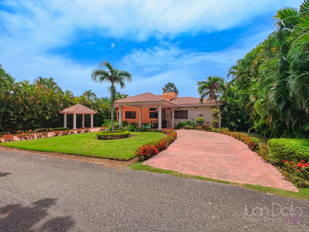 Villa en Venta en Guavaberry Golf & Country Club – Juan Dolio ,Santiago, Santiago, 3 Bedrooms,5 Bathrooms,Villa,Venta