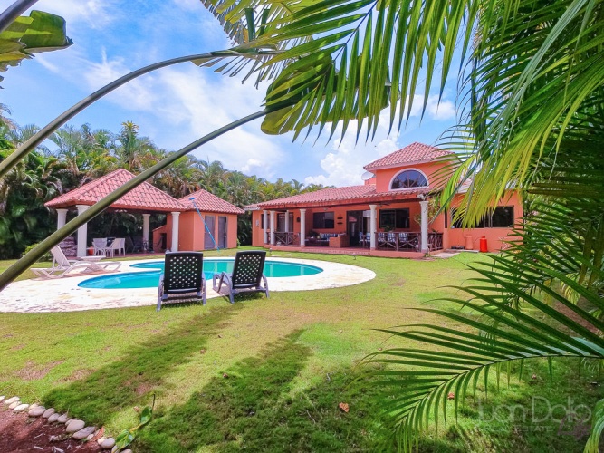 Villa en Venta en Guavaberry Golf & Country Club – Juan Dolio ,Santiago, Santiago, 3 Bedrooms,5 Bathrooms,Villa,Venta