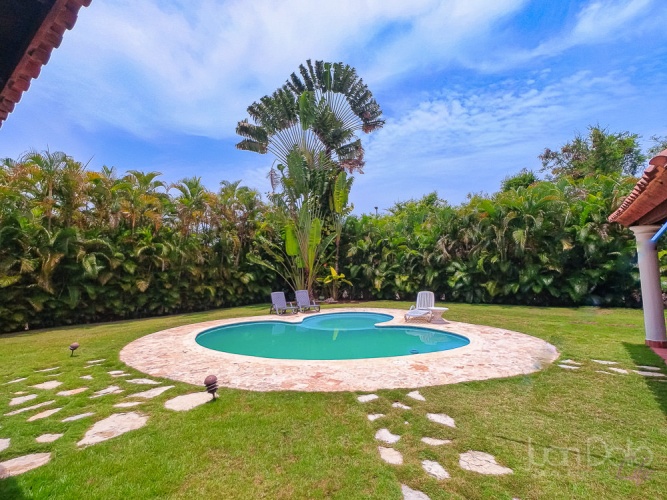 Villa en Venta en Guavaberry Golf & Country Club – Juan Dolio ,Santiago, Santiago, 3 Bedrooms,5 Bathrooms,Villa,Venta