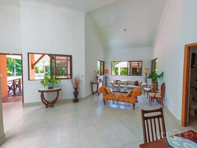 Villa en Venta en Guavaberry Golf & Country Club – Juan Dolio ,Santiago, Santiago, 3 Bedrooms,5 Bathrooms,Villa,Venta